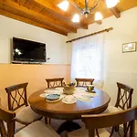Chrysanthe Traditional Pelion House *