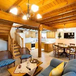 Chrysanthe Traditional Pelion House *