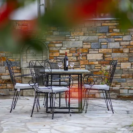 Chrysanthe Traditional Pelion House *