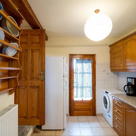Chrysanthe Traditional Pelion House