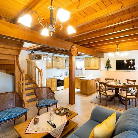 Chrysanthe Traditional Pelion House *