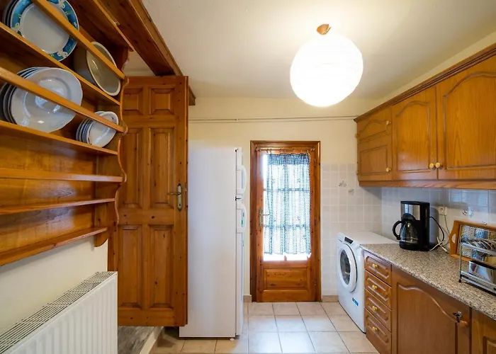 Chrysanthe Traditional Pelion House