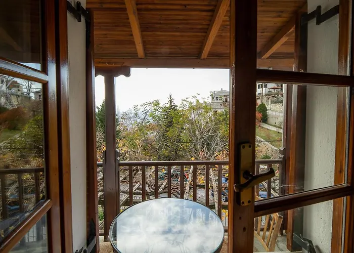 Chrysanthe Traditional Pelion House *